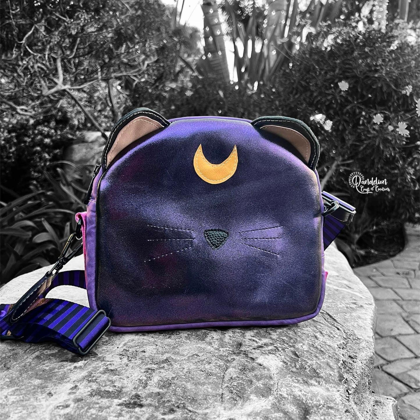 Zip-Purr Pouch Sewing Pattern