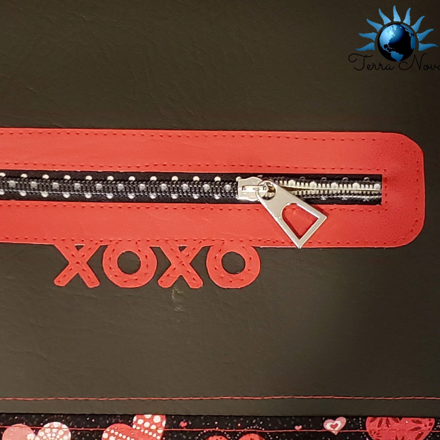 Amorable Zipper Overlay Bundle File