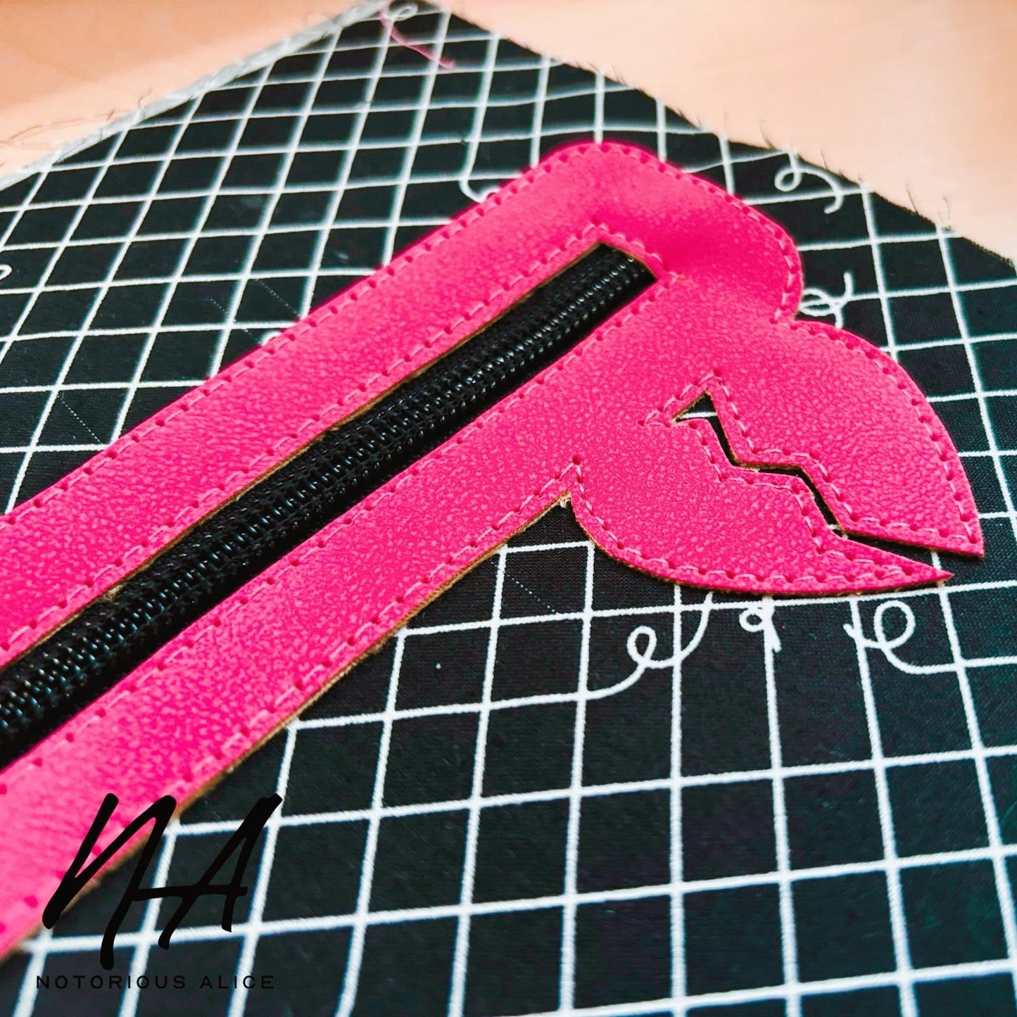 Amorable Zipper Overlay Bundle File