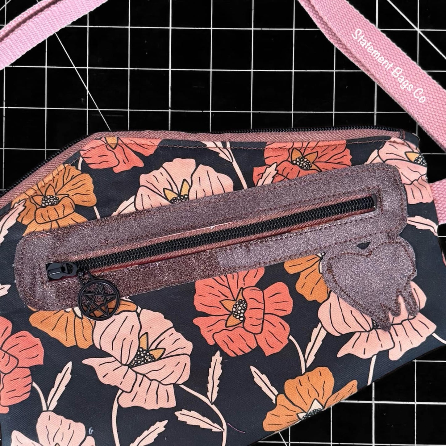 Amorable Zipper Overlay Bundle File