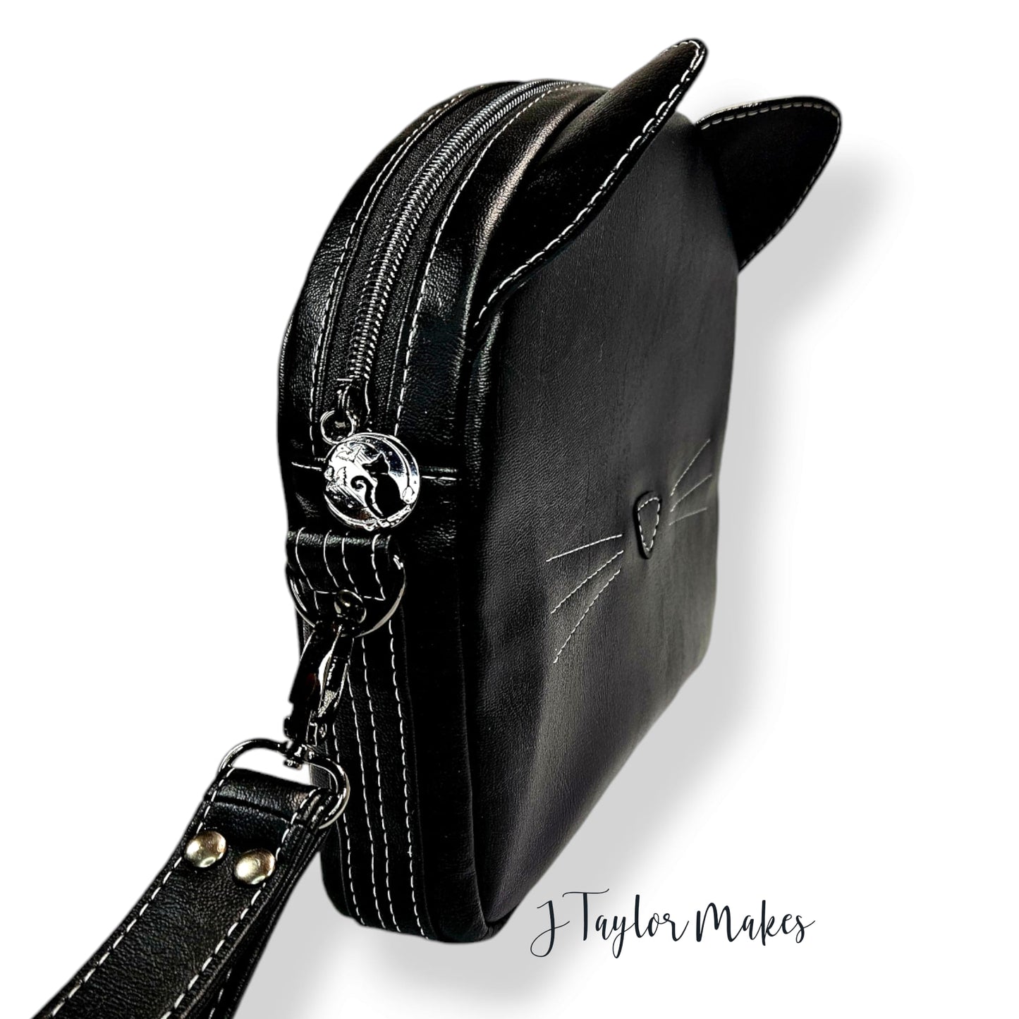 Zip-Purr Pouch Sewing Pattern