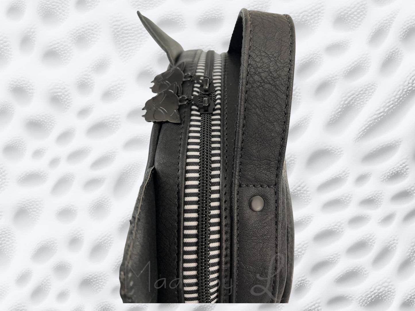 Zip-Purr Pouch Sewing Pattern