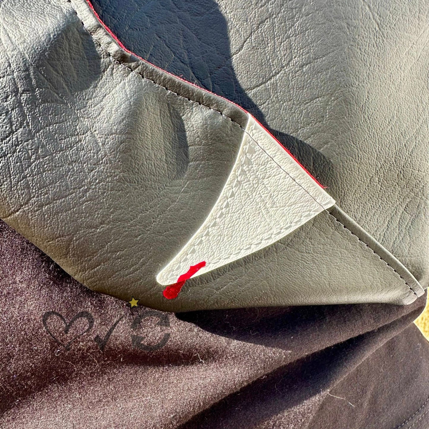 Kizz My Az Convertible Pouch Sewing Pattern