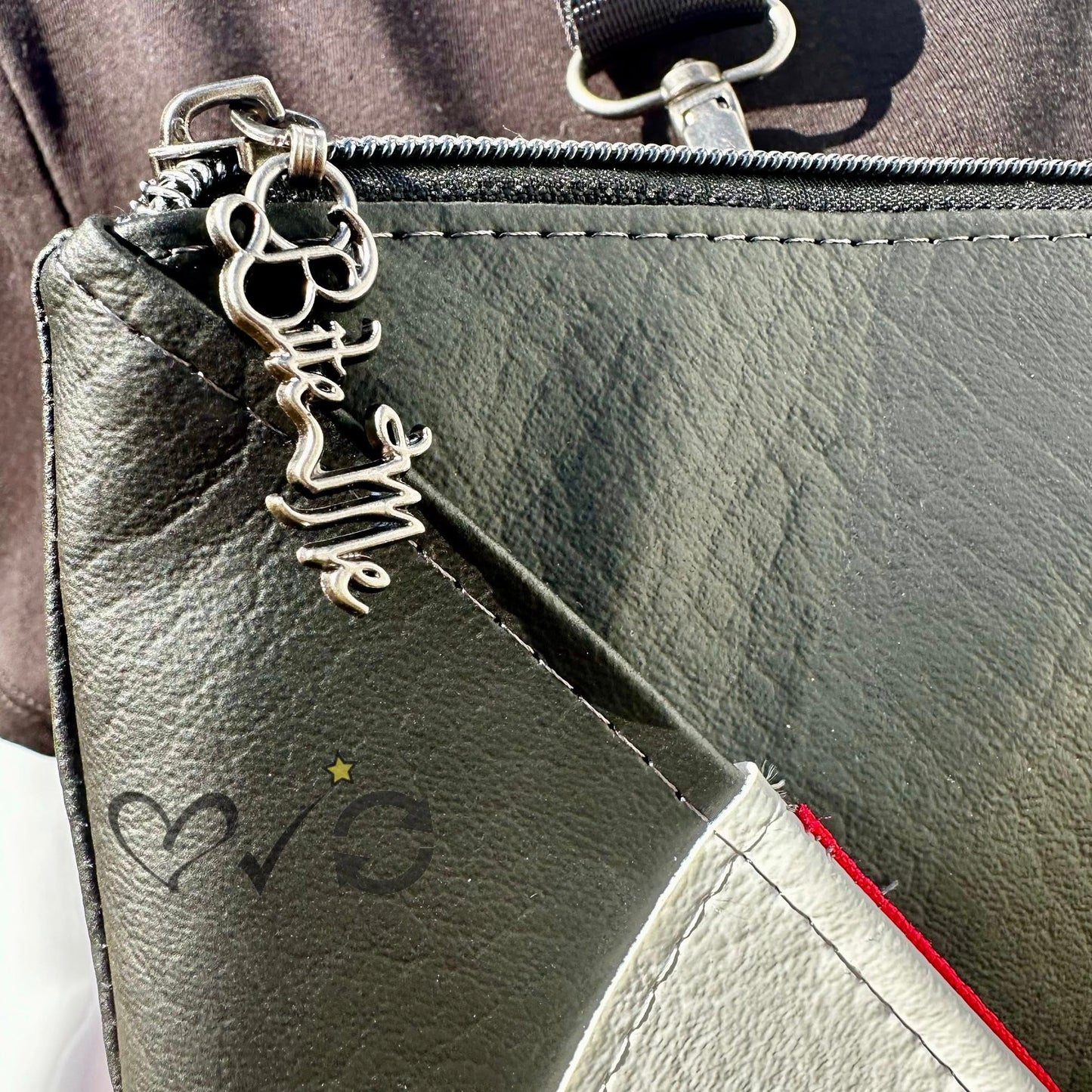 Kizz My Az Convertible Pouch Sewing Pattern