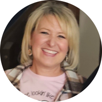 Photo of Stacy Schlyer